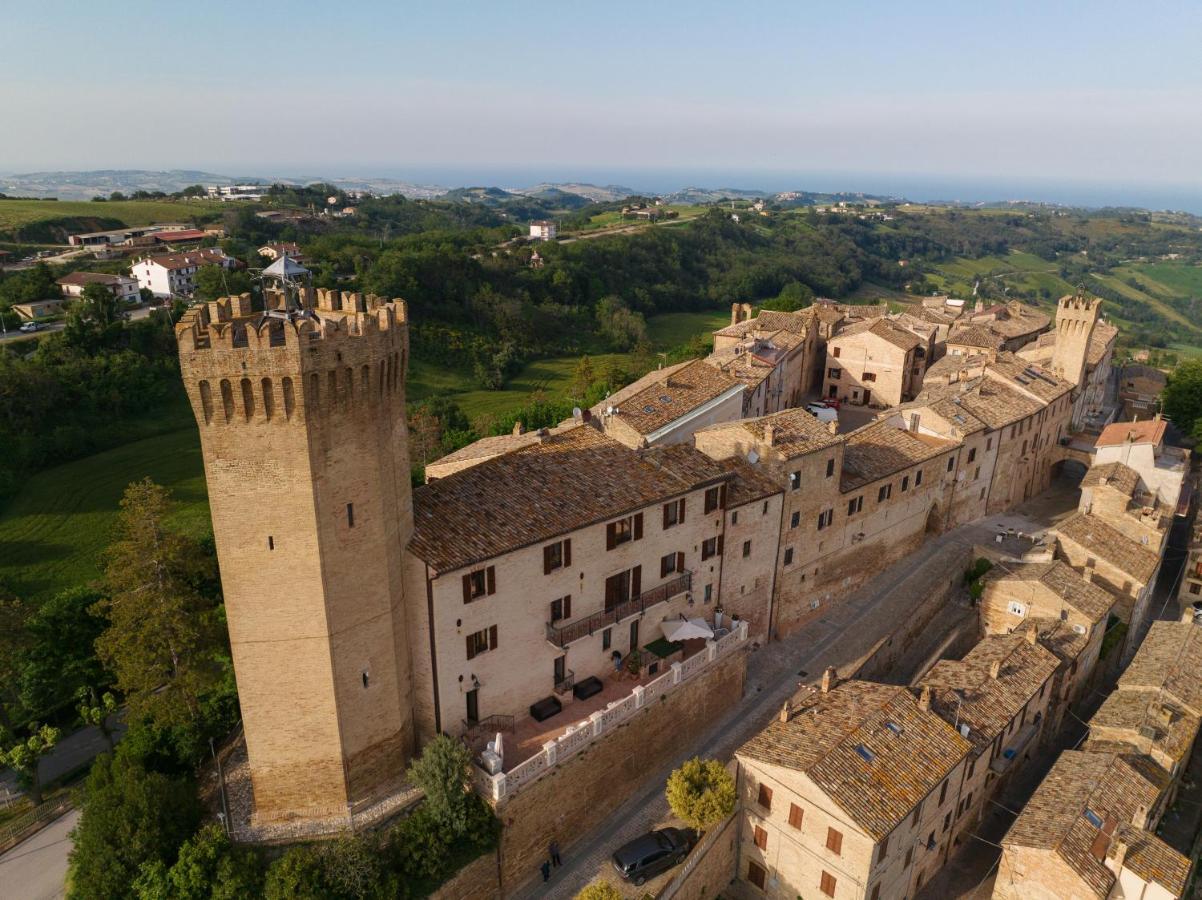 Palazzo La Torre Hotell Moresco Exteriör bild